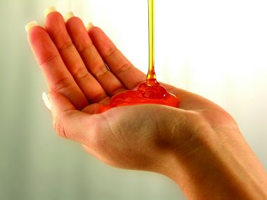 depositphotos_14189362-stock-photo-woman-hand-with-liquid-soap.jpg